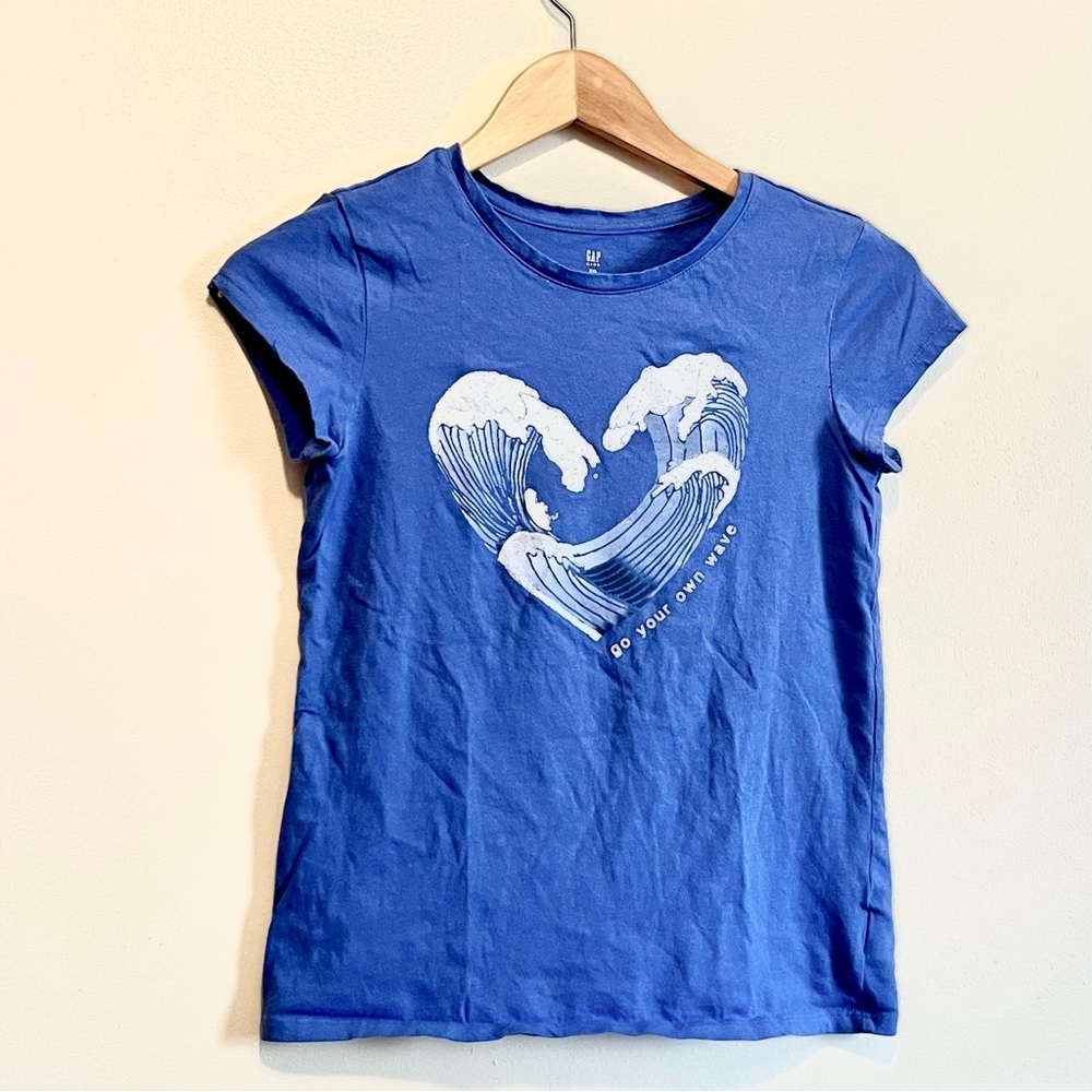 Gap Kids Blue Graphic T-Shirt with Wave Design beach ocean casual cute girls